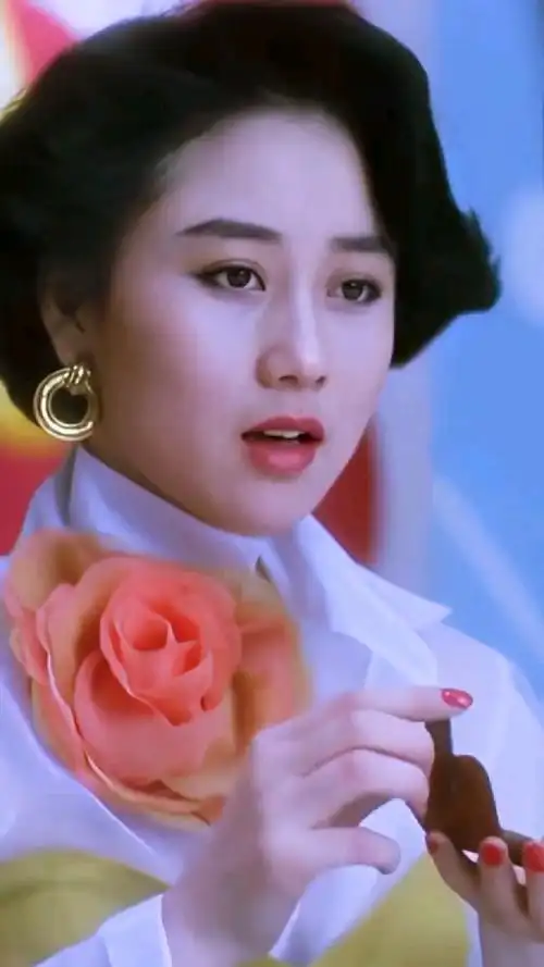 最美的年纪做最美的自己利智