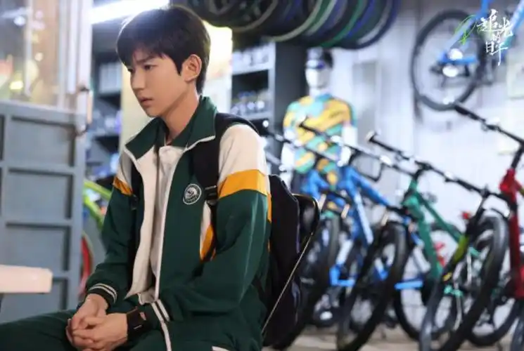 同一男团出身,王源新剧一片叫好,却意外扯下王俊凯的"遮羞布"