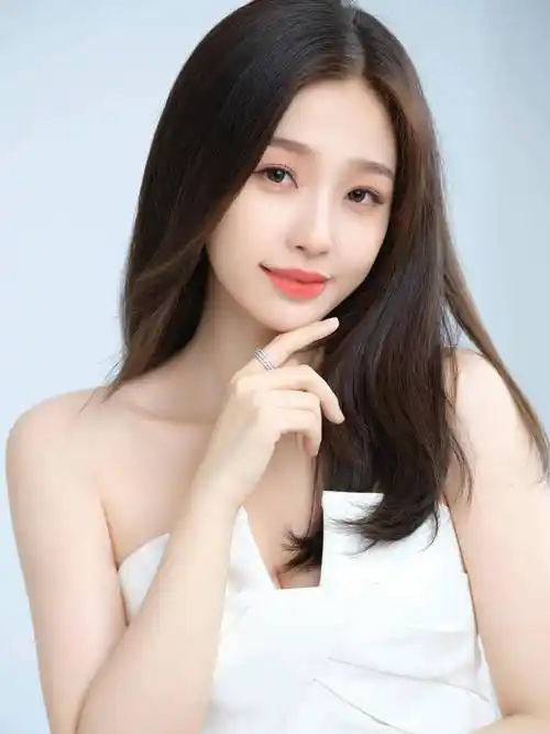 "富家千金""沪上小公主"- 虞书欣_月光_客官_变奏曲