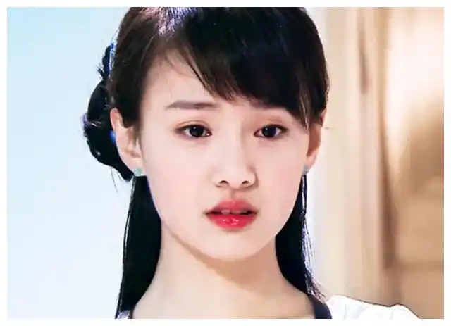 郑爽18岁旧照曝光巅峰颜值无需质疑终于明白张翰为啥爱上她