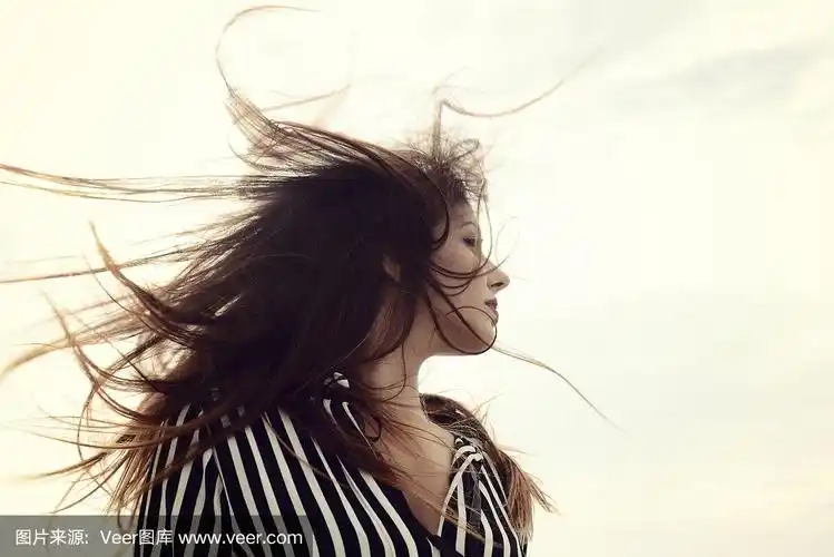 幸福,青年女人,自然美,甩头发,天空
