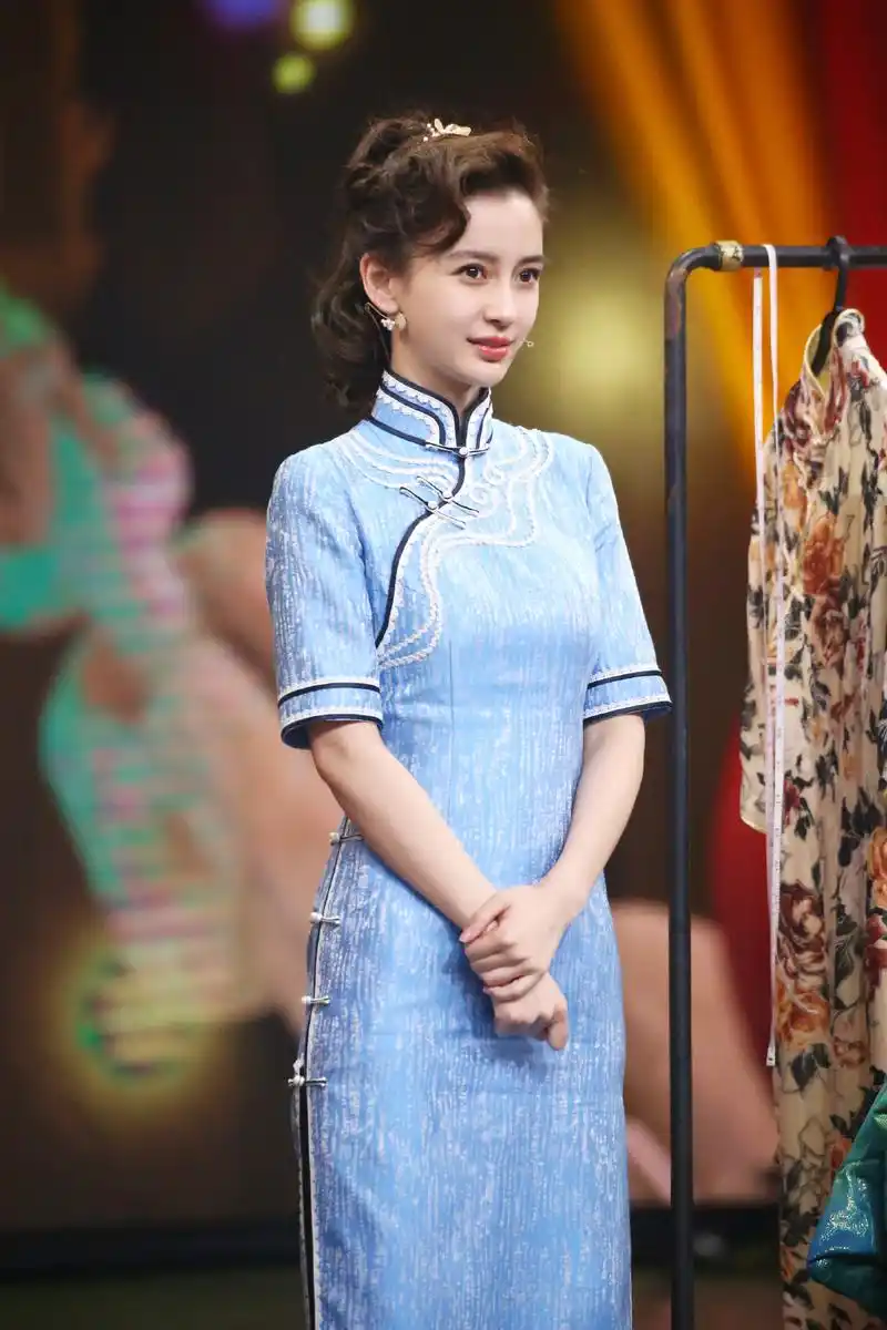 > angelababy《王牌对王牌》旗袍造型图片(10/11)