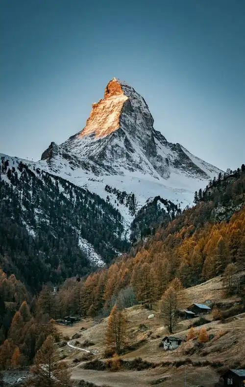 从不同角度拍同一个景物瑞士马特洪峰