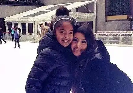 科比大女儿娜娜晒照庆祝瓦妮莎生日:"happy birthd - 抖音