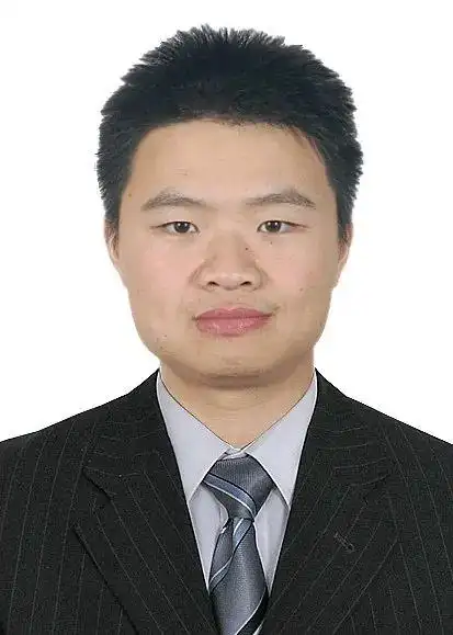 张磊,教授,1989年12月生.主要从事图像处理相关研究.