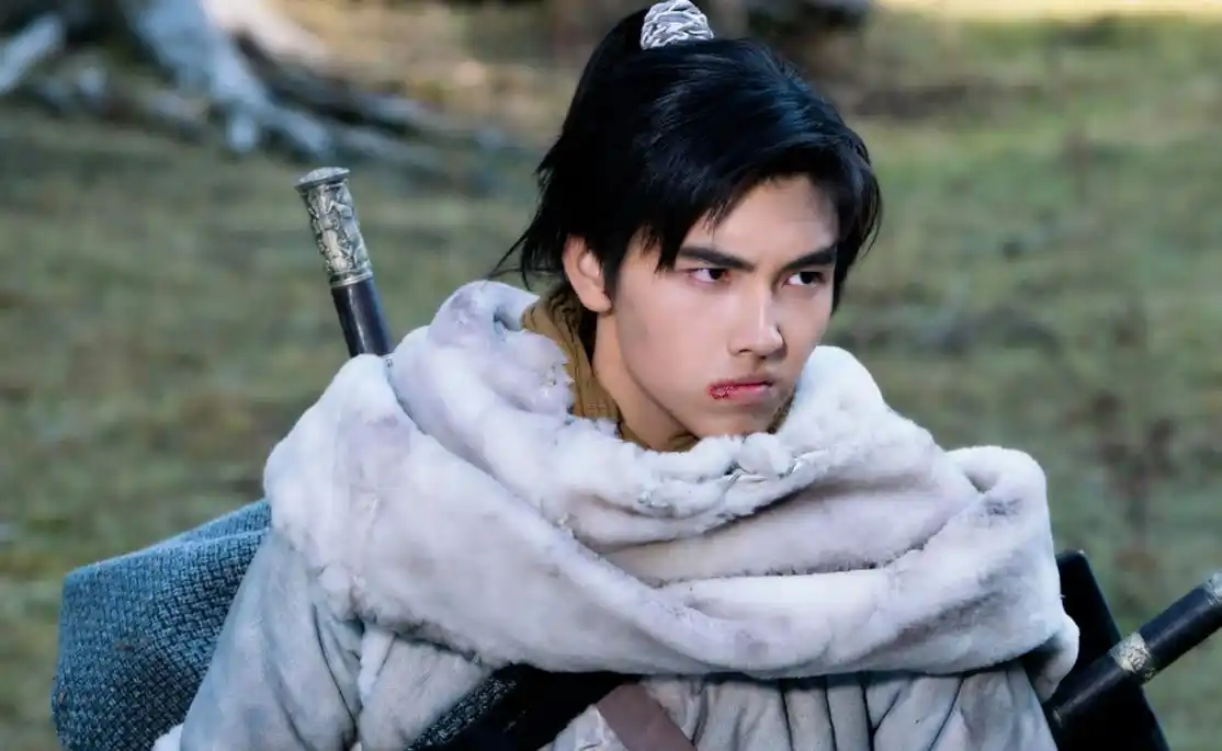 同样是陈凯歌的儿子,把陈飞宇和陈雨昂一对比,差距立马就出来了