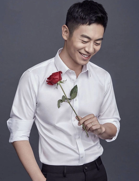 帅气男神"朱亚文",没看够的继续看,找了好久的照片