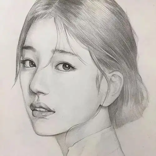 这精致细腻的姑娘,美得让人移不开眼.正练习素描的你,看看很适合