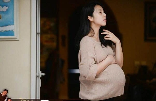 黄晓明公开baby孕照细数娱乐圈明星妈妈们大肚照谁最美