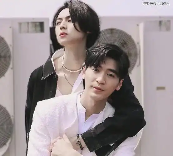 永幸也是绝绝子,呈仁真的是太喜欢了,饰演萧立呈的涂善存和饰演藤沐仁