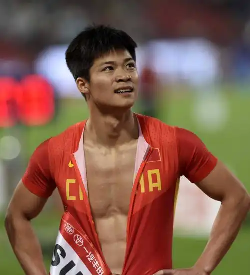 终于中国田径历史上第一个国际田联钻石联赛男子100米冠军苏炳添
