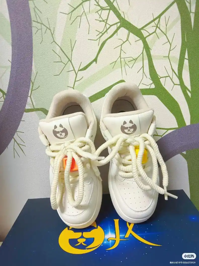集限#punchline 雪糕底百.很简单的奶白色,鞋身侧面 - 抖音