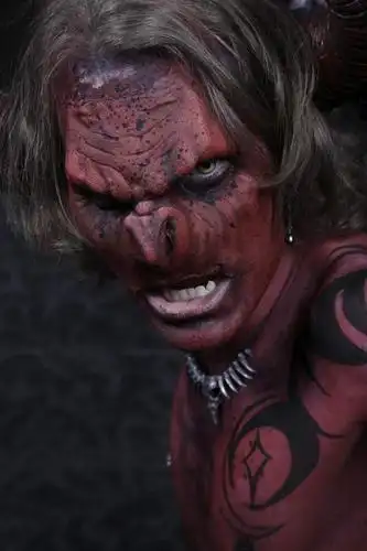 西方人,脸,头,脸颊,一个人,站,竖图,室内,白天,正面,时尚,欧洲,欧洲人