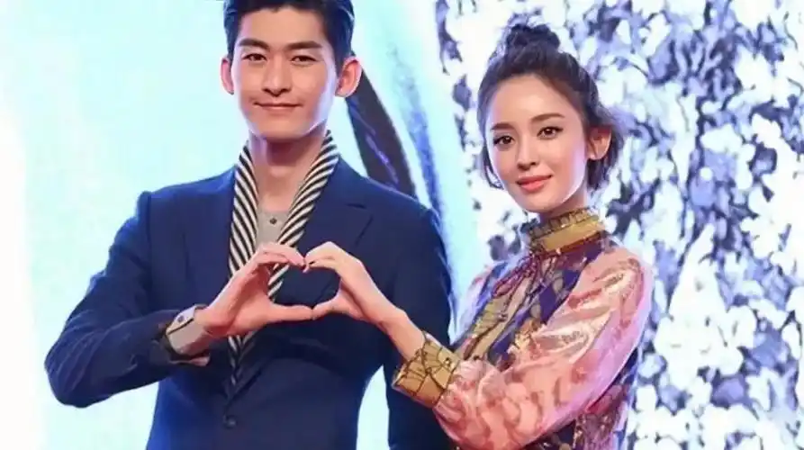 张翰新恋情曝光,与小13岁高文君玩到凌晨回小区过夜_腾讯新闻