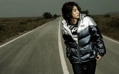 迷人桃花眼李准基时尚写真图集