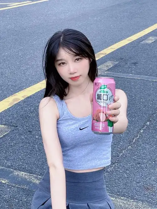 马路杀手03汽水女孩拍照姿势