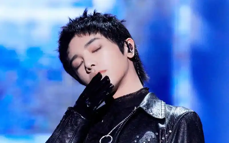 【华晨宇 斗牛】20201110天猫双十一晚会 饭拍_哔哩哔哩_bilibili