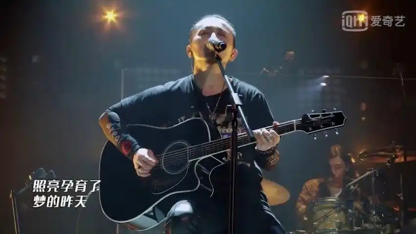 我看乐队的夏天,50岁陈辉的皮肤也太逆天了吧.