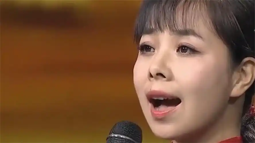 为您推荐: 这姐妹俩"绝"了,王二妮王小妮同台飙歌,开口堪称"视听盛