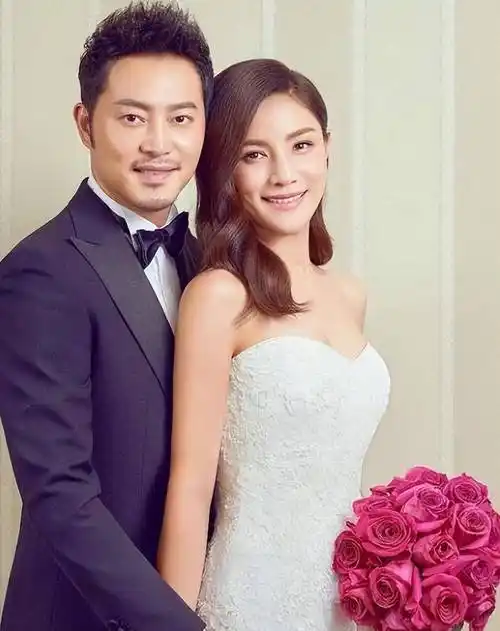 黄晓明坐不住了!再度公开谈及与叶柯恋情,网友:杨颖在家偷着乐