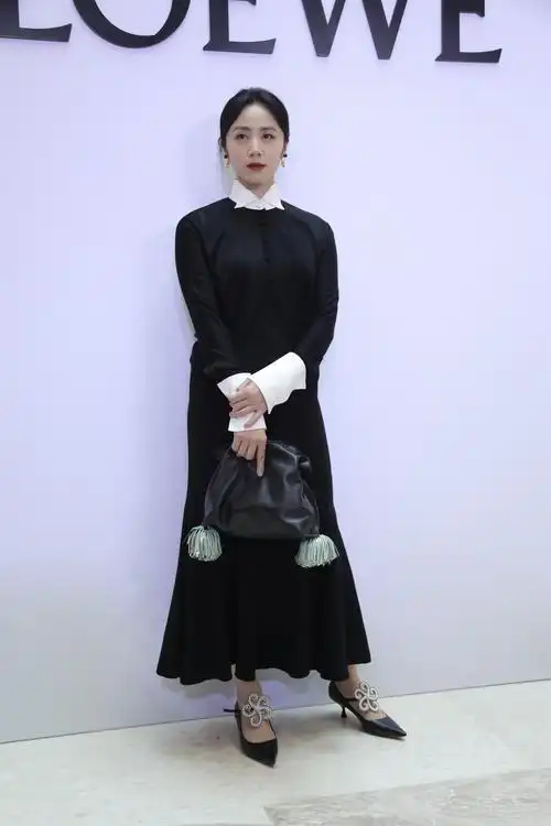 孙莉很少公开露面,眼角虽有皱纹,但浑身散发着古典优雅气质!_那一种