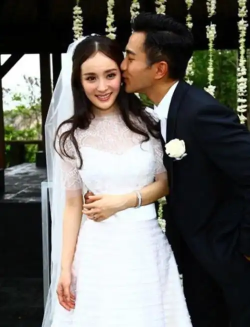 看了杨幂刘恺威境遇,才明白,陆毅为何抛下明星光环,回归家庭