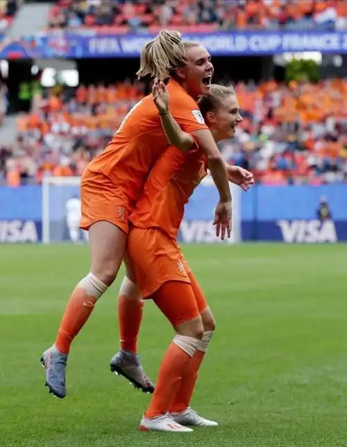 女足世界杯,技术颜值担当,荷兰女足9号米德玛