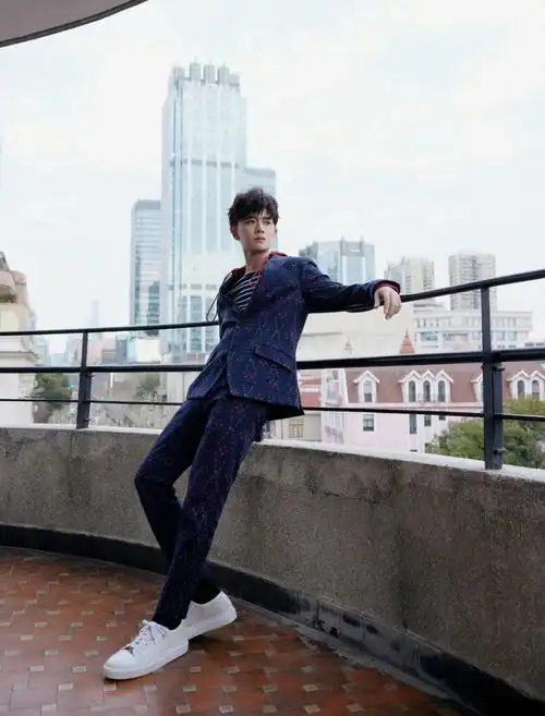 大长腿的超哥谁也挡不住任嘉伦私服