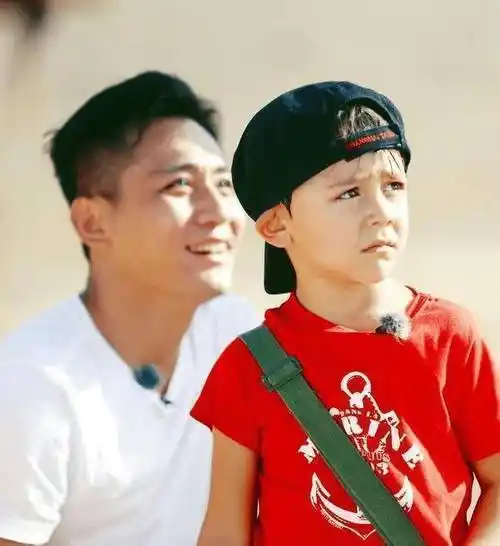 刘烨儿子才是"驻颜式"长大,五官虽然没怎么变,混血味却越来越浓_诺一