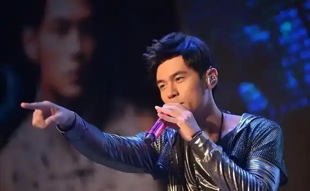 周杰伦杭州个唱被官媒通批!退了这张门票你就开不起演唱会了吗!|潘玮