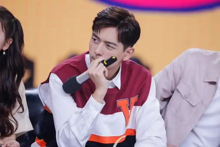 李现快本荆州话配音引热议超强推理能力获赞不得了