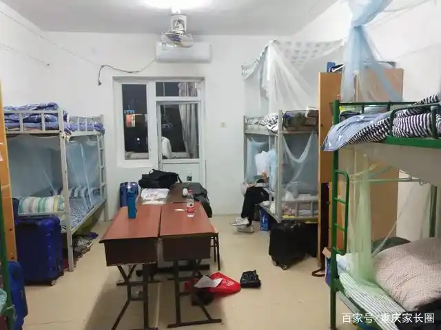 新宿舍4人间,一般为创新班以及高三年级使用!