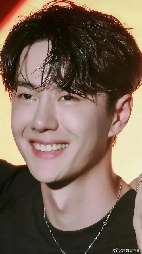 moment#wyb#王一博#我想大声的跟你说:"王一博 我爱你满面春风的笑容