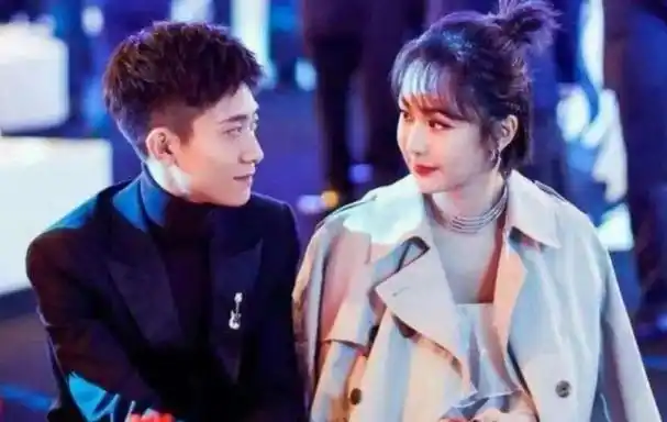 杨紫官宣了,张一山点赞上热搜!网友:恭喜,这一天终于来了!