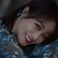 乘风破浪的姐姐们之蓝盈莹微信头像【点击鼠标右键下载】