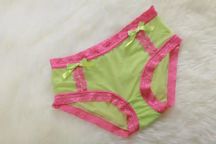 科洛牌女士性感蕾丝腰头三角裤 wu930931