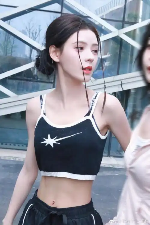 张予曦细腰##乘风2024