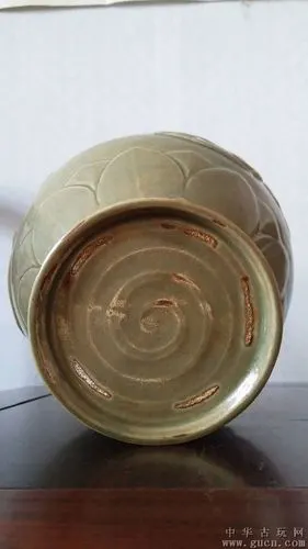 越窑密色瓷风鸟罐