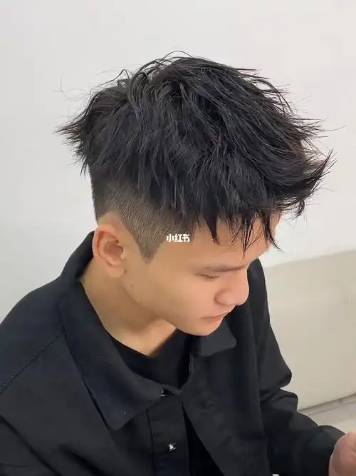 束状纹理烫  #微分碎盖  #前刺发型  #男生烫发  #海口染发哪里好