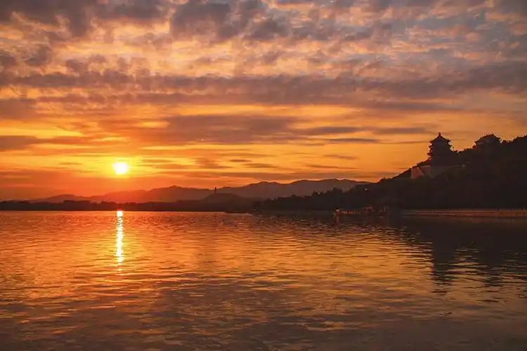 晒晒你拍的夕阳西下时的美丽风景 《夕照颐和园》～照片拍摄于傍晚时