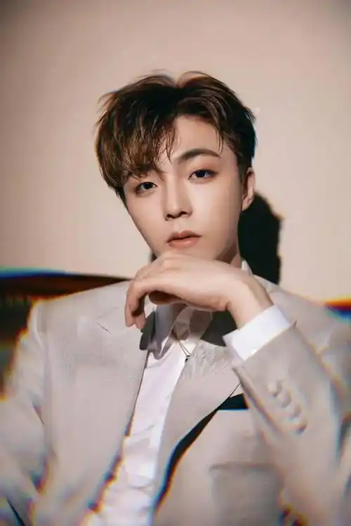 00后男演员年轻不畏惧有潜力更有底气