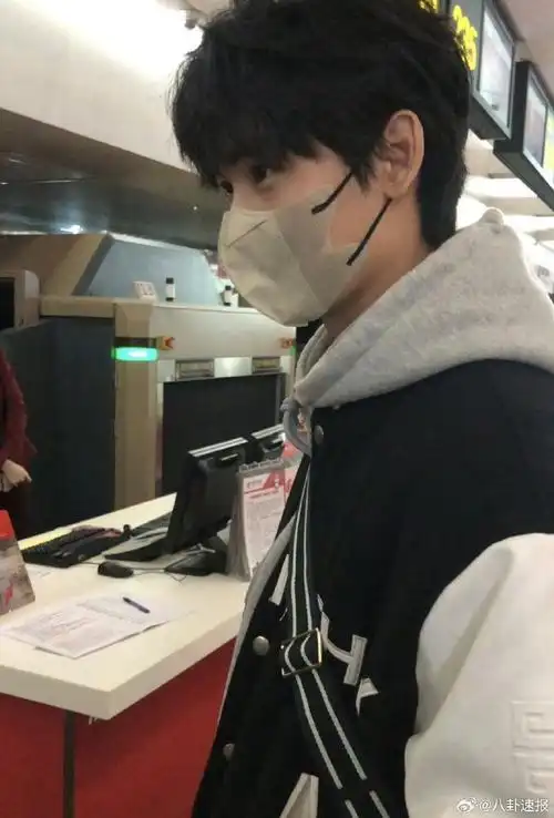 黄俊捷机场人好多##黄俊捷机场人气