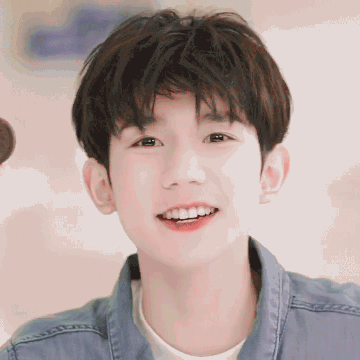 tfboys-王源 现在开始是十九岁的王源了 祝你生日快乐,愿万喜万般