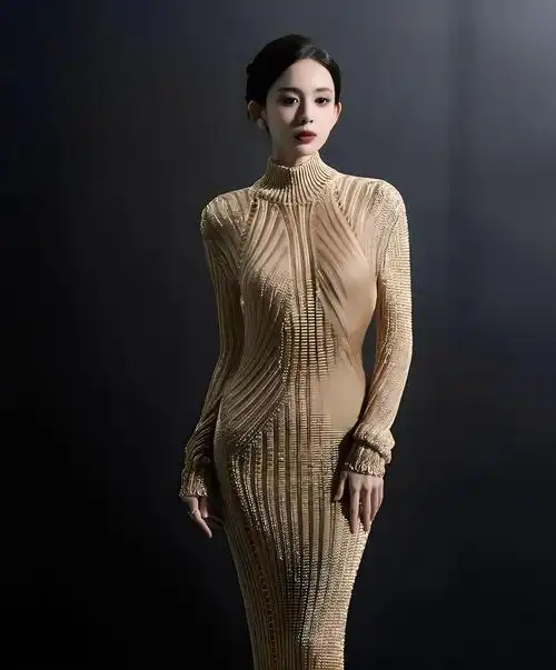 古力娜扎广告拍摄惊艳亮相,完美身.@阿豪侃谈的动态