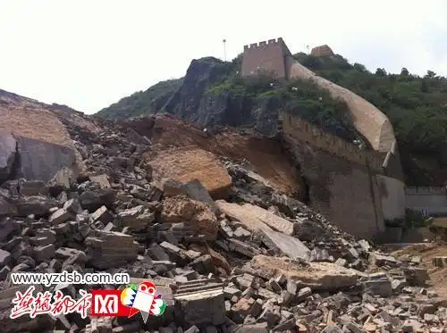 万里长城发生严重坍塌长度达30多米图