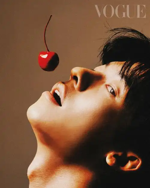 胸肌!「这是一个费洛蒙爆炸的拍摄现场.许光汉抛开所有