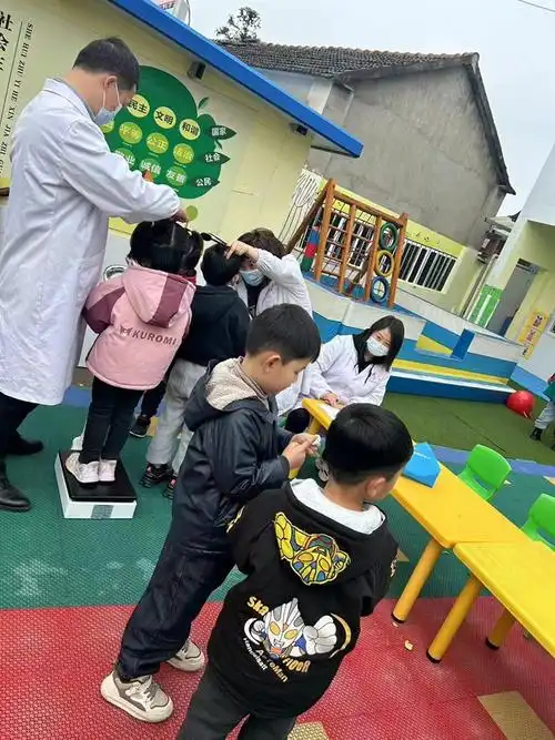杜店街道幼儿园进行健康体检