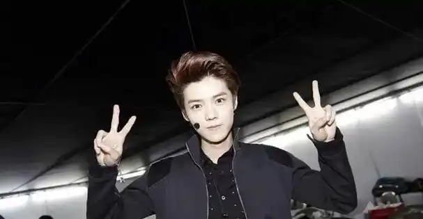 一张照片,戳穿了鹿晗的"尴尬",陈道明的话,总算有人信了