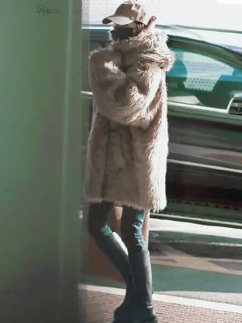 s star##c大调##杨幂机场皮草大衣