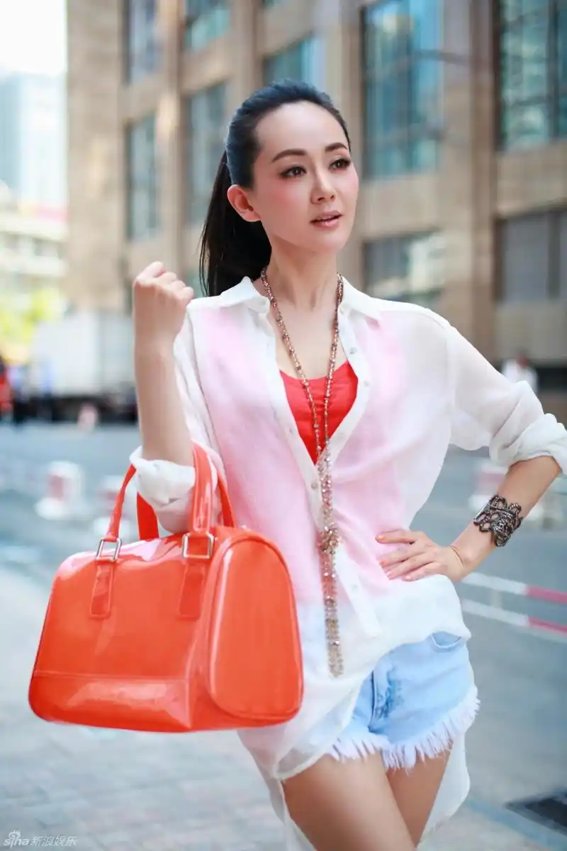 p>张定涵,原名张谊,1980年8月27日出生于北京市,中国内地女演员,毕业